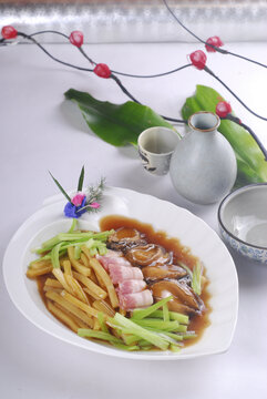 鲍鱼烧土豆条