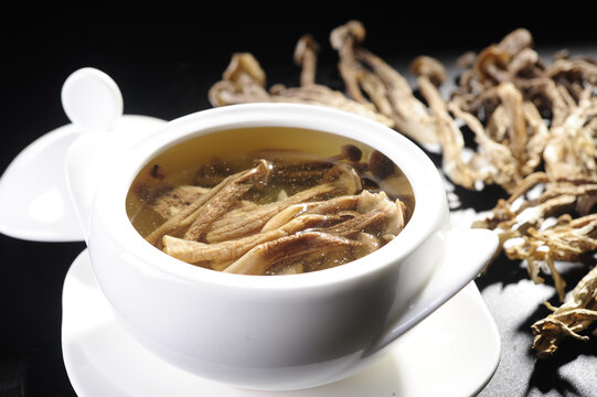 鹿茸菌炖排骨