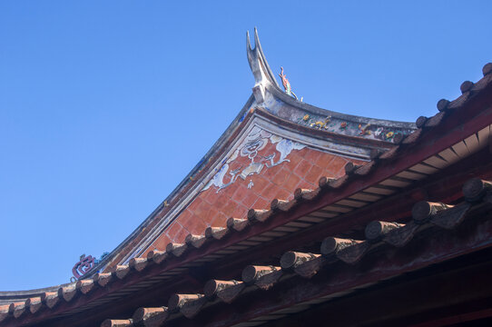 燕尾脊山墙
