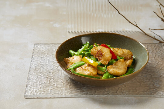 XO芥兰炒墨鱼饼