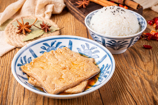 卤豆干