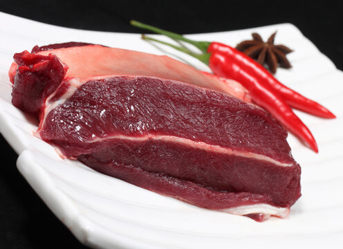 生鲜牛肉块