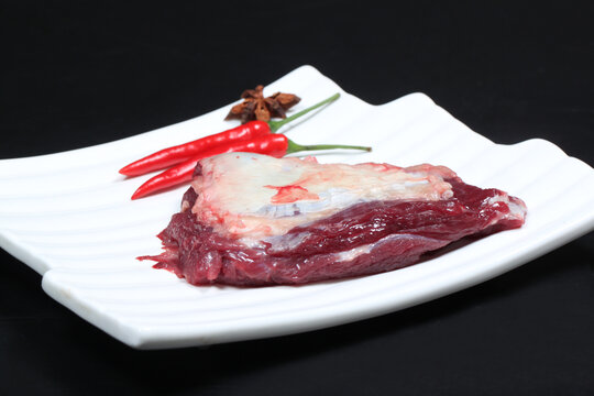 生切牛肉块