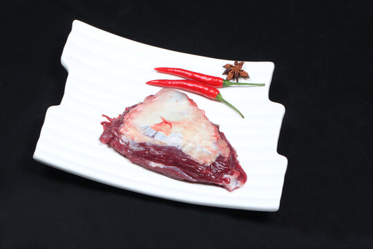 生切羊肉块
