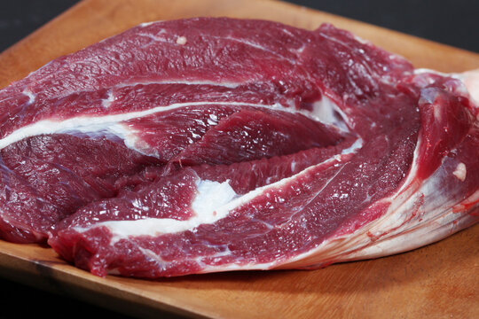 生切牛肉