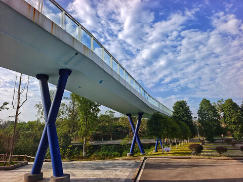 四川威远四方村天桥