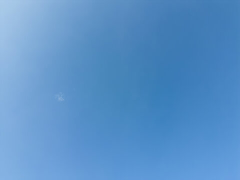 航拍纯净的天空
