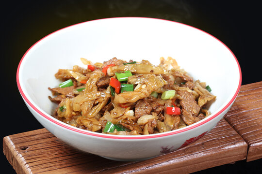白辣椒炒肉