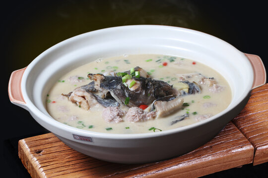 回头鱼炖肉丸
