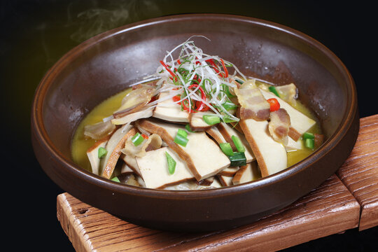 盐水肉炖柴火香干
