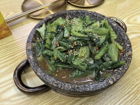 石锅油麦菜