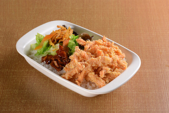 香酥鸡柳饭