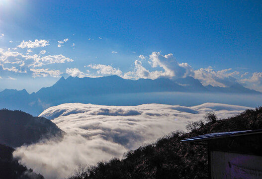 牛背山
