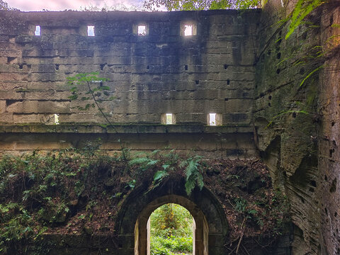 四川威远大堡墩山门