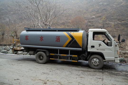 洒水车