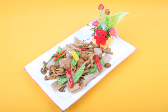 牛颈肉炒滑菇