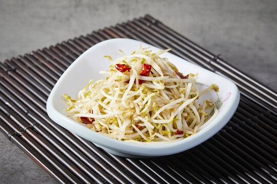 炒豆芽