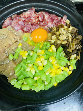 香肠煲仔饭