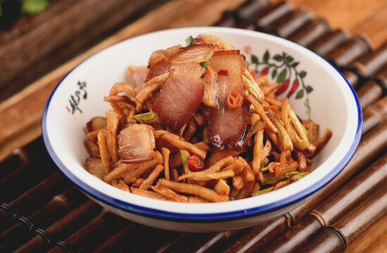 萝卜干炒腊肉