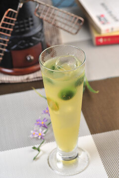 金桔冰茶饮