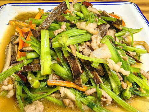 香干芹菜肉丝