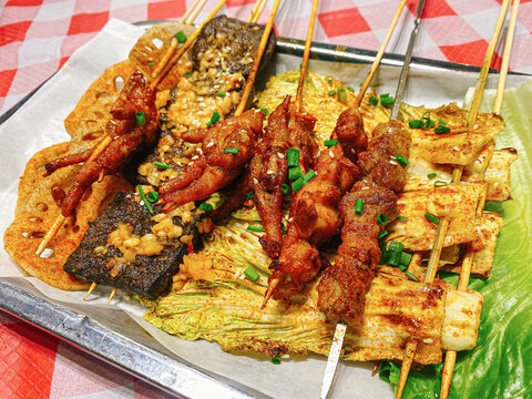 夜宵烤串油炸串串香烧烤鸡爪子