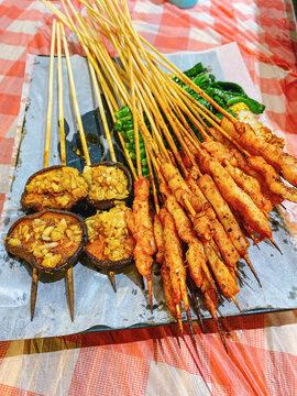 烤肉串蒜蓉香菇烤串烤韭菜