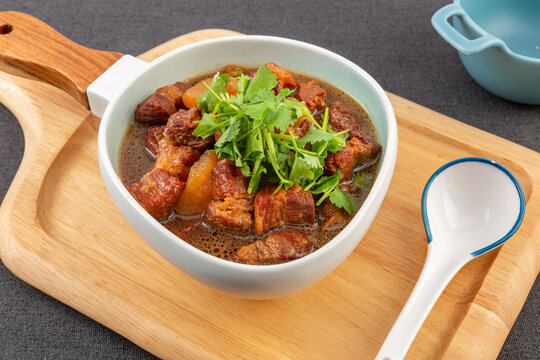 萝卜炖牛肉