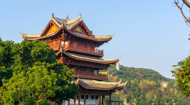 夹镜楼雄姿