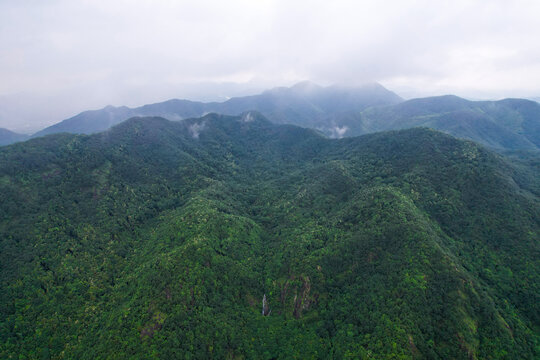 远山云雾