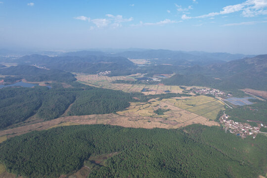 农田森林大山航拍