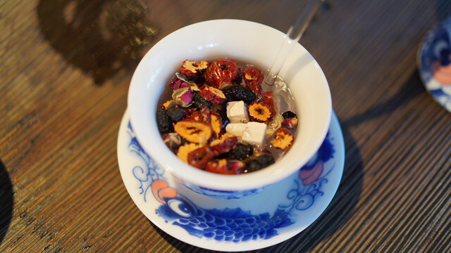 乌梅桑葚茶
