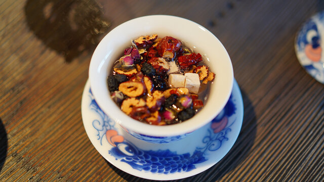 乌梅桑葚茶