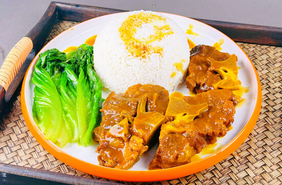 牛骨饭大骨饭脊骨饭排骨饭