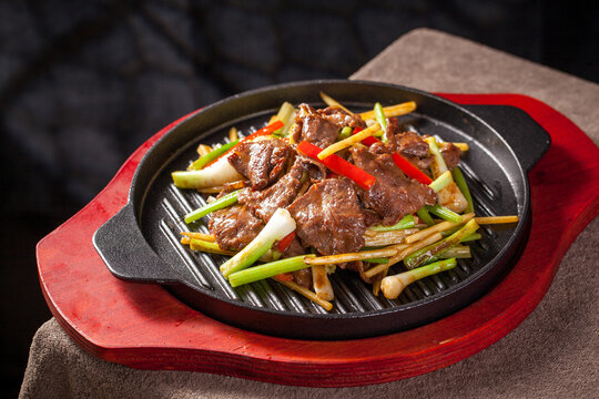 铁板子姜牛肉