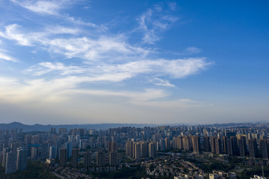蓝天白云城市风景