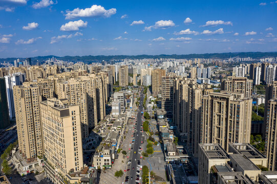 蓝天白云都市风景