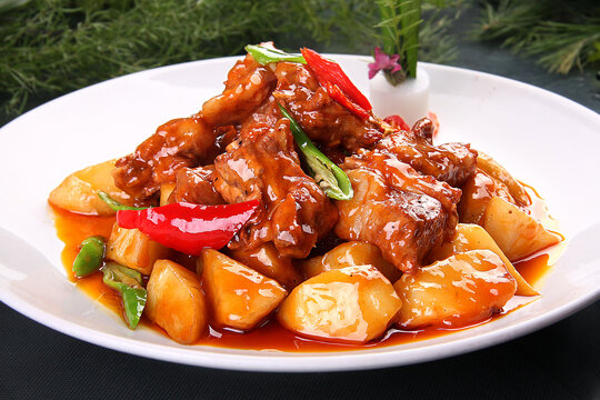土豆烧排骨