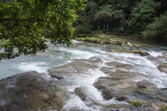 岩石湍流
