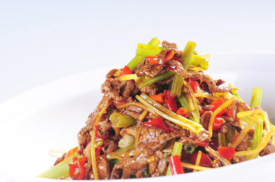 芹菜炒肉
