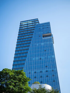 城市现代建筑仰天俯视