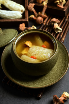 松茸炖竹苼