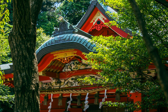 红色绿顶神社