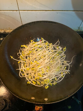 肉丝炒黄豆芽
