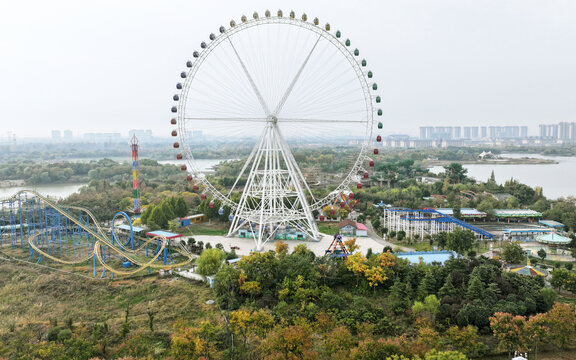 江苏徐州潘安湖游乐场摩天轮