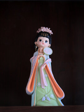 侍女像彩塑