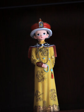彩塑人物