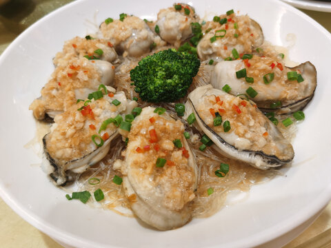 蒜蓉粉丝蒸生蚝