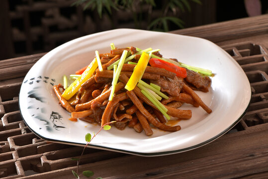 茶树菇炒牛肉