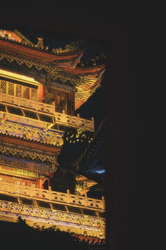 夜晚的寺庙楼阁广西柳州西来古寺夜景